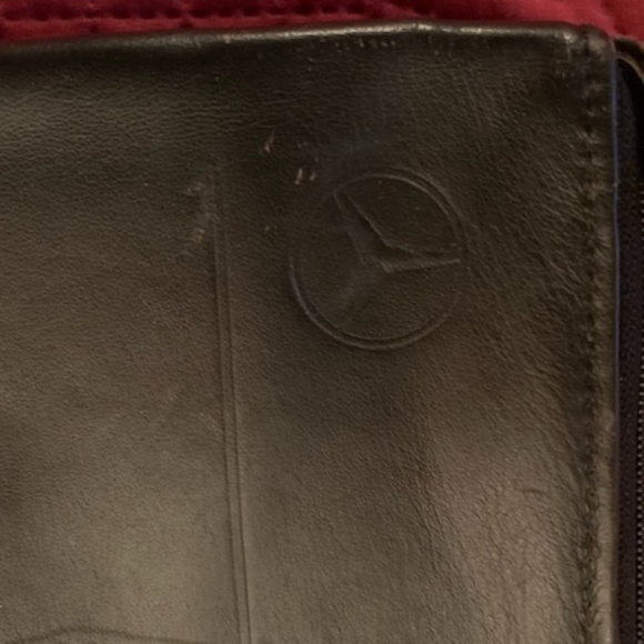 Mercedes BLACK LEATHER  owners manual logo car case EXCELLENT COND. - Picture 3 of 9
